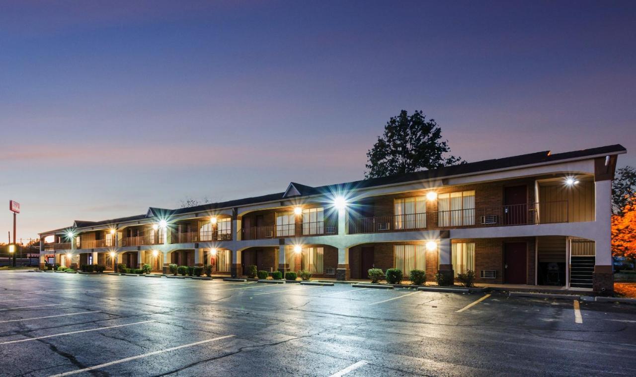 Red Roof Inn Vincennes Exterior photo